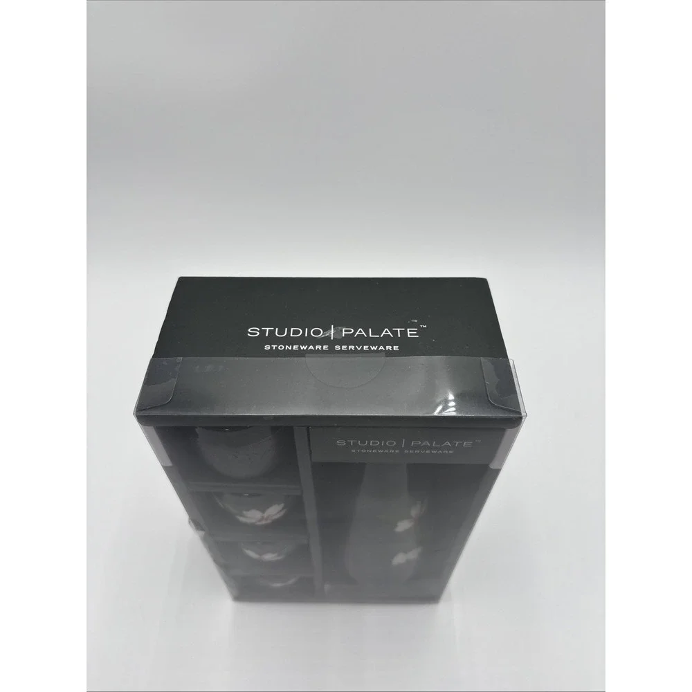 Studio Palate Stoneware Serveware‎ 5 Piece Sake Set 1 Bottle 4 Cups Gray Flower